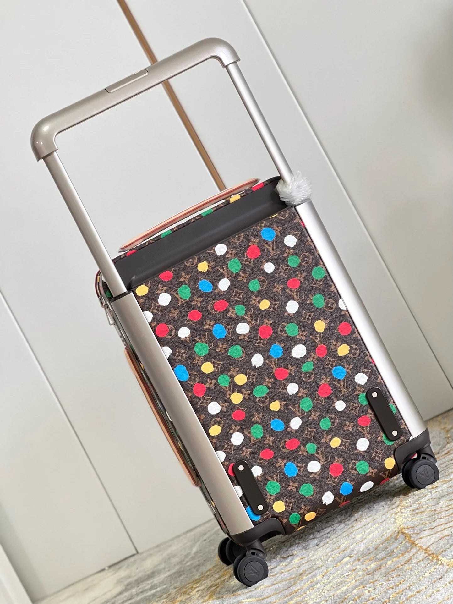 LV LUGGAGE