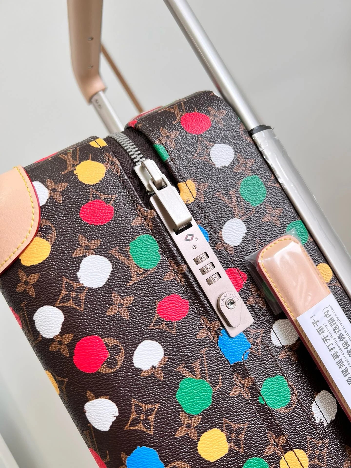 LV LUGGAGE