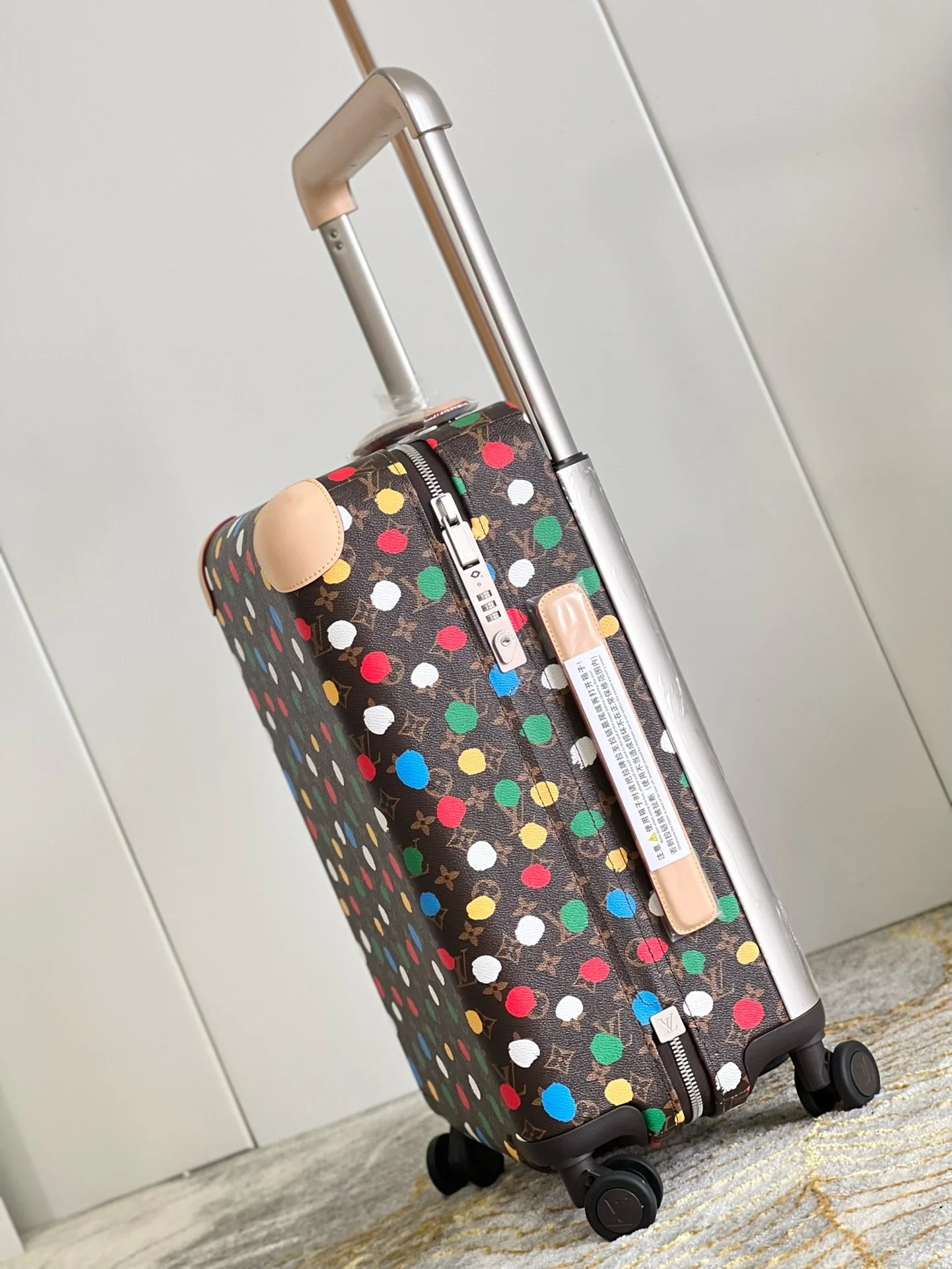 LV LUGGAGE