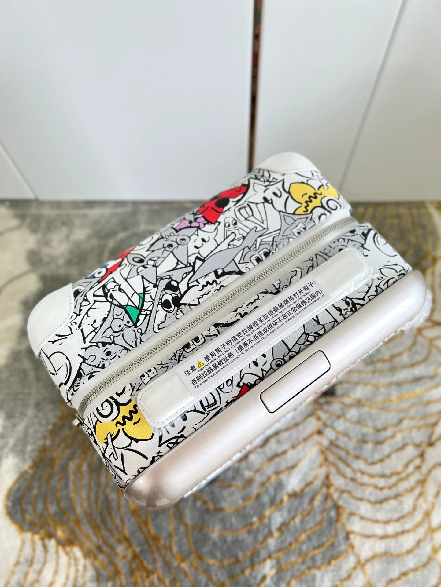 LV LUGGAGE
