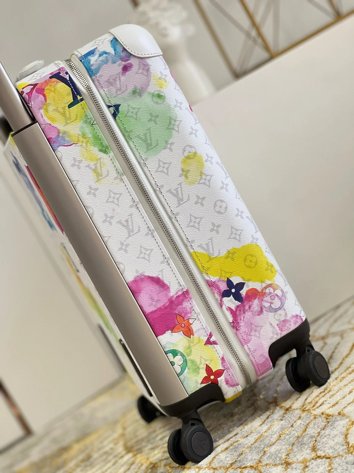 LV LUGGAGE