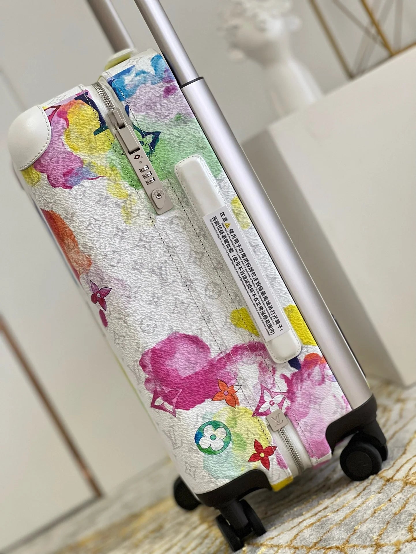 LV LUGGAGE