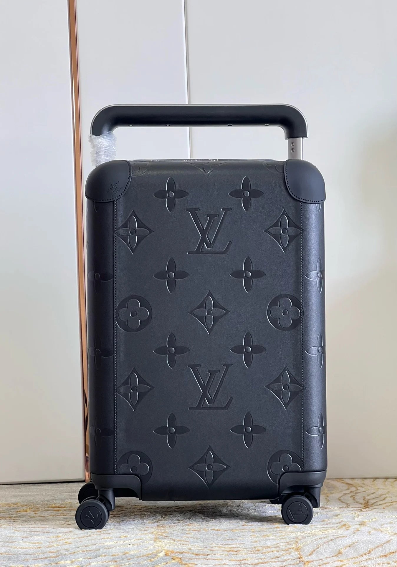LV LUGGAGE