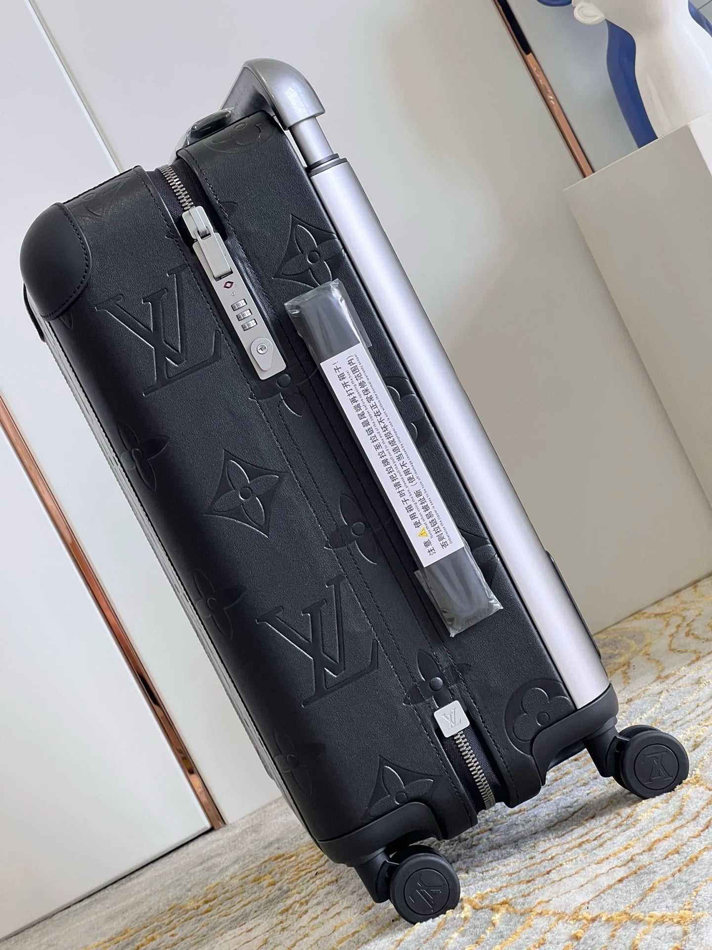 LV LUGGAGE