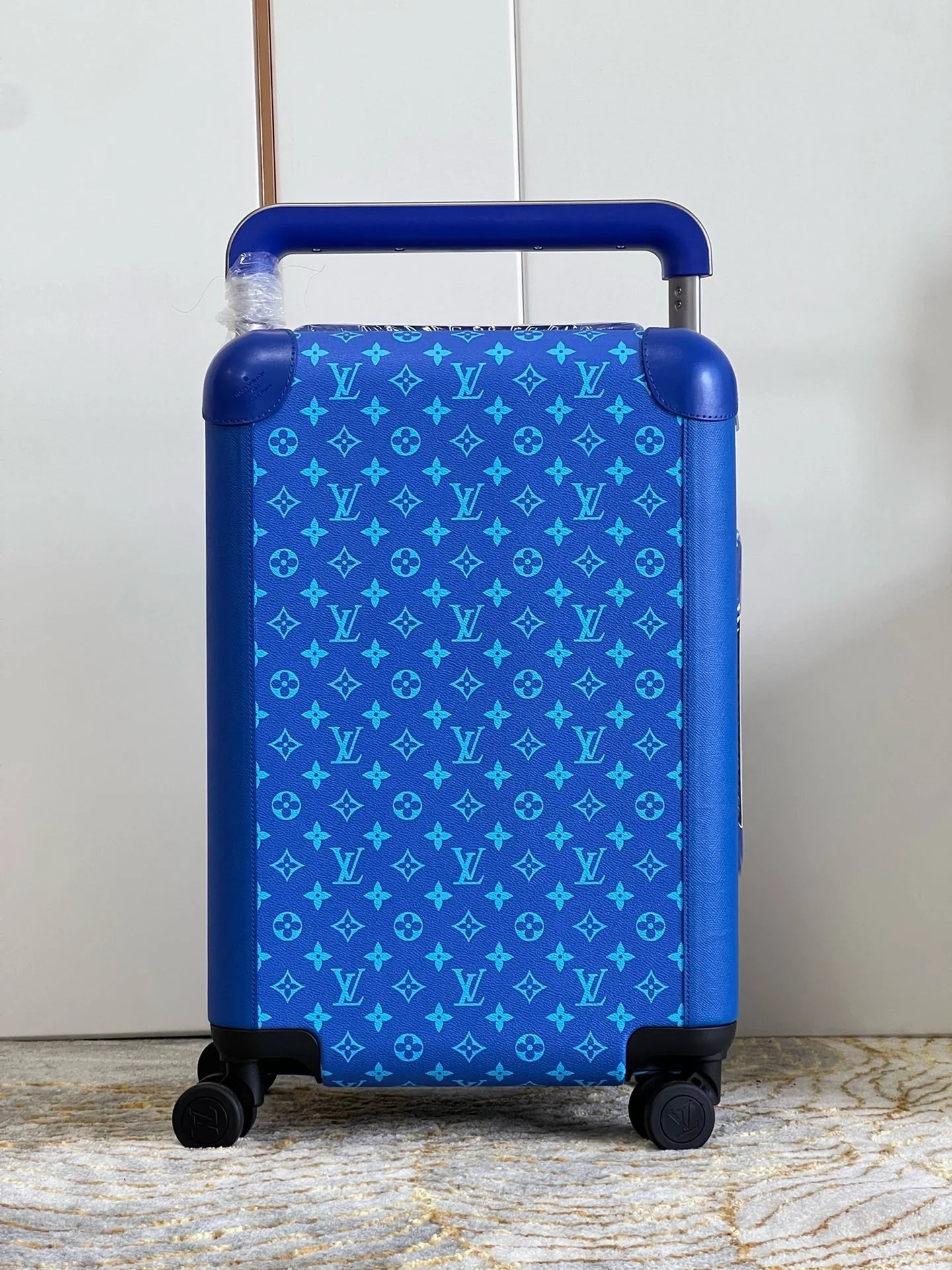 LV LUGGAGE