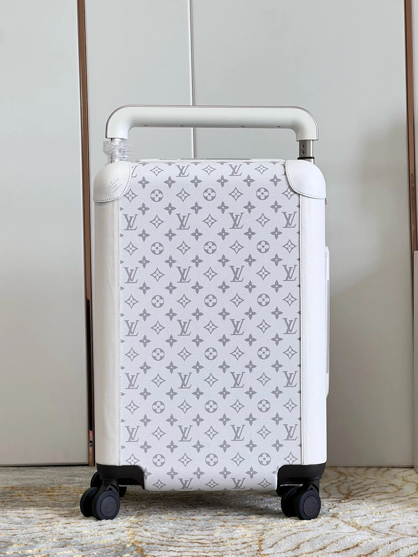 LV LUGGAGE