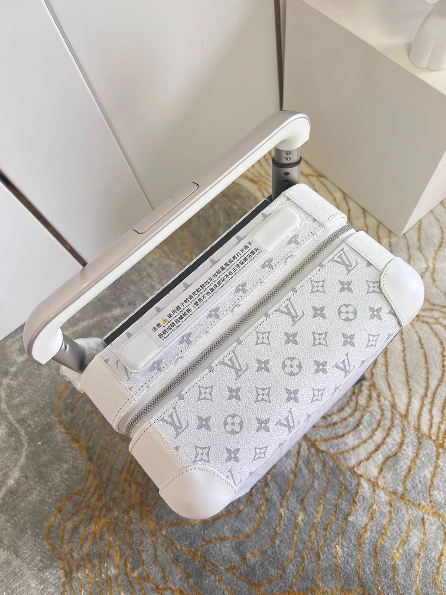 LV LUGGAGE