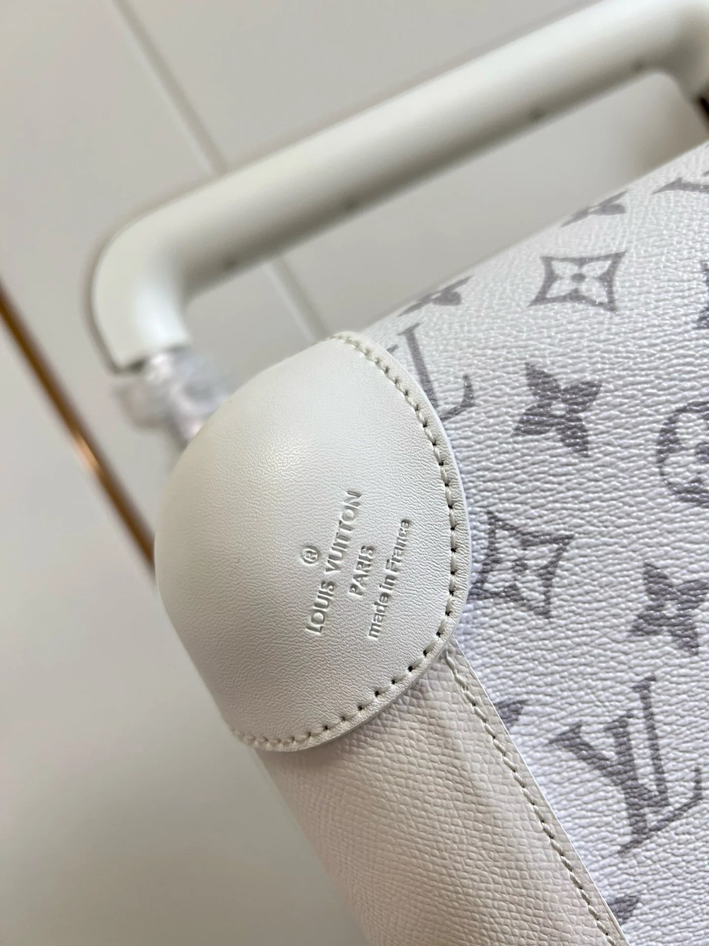 LV LUGGAGE