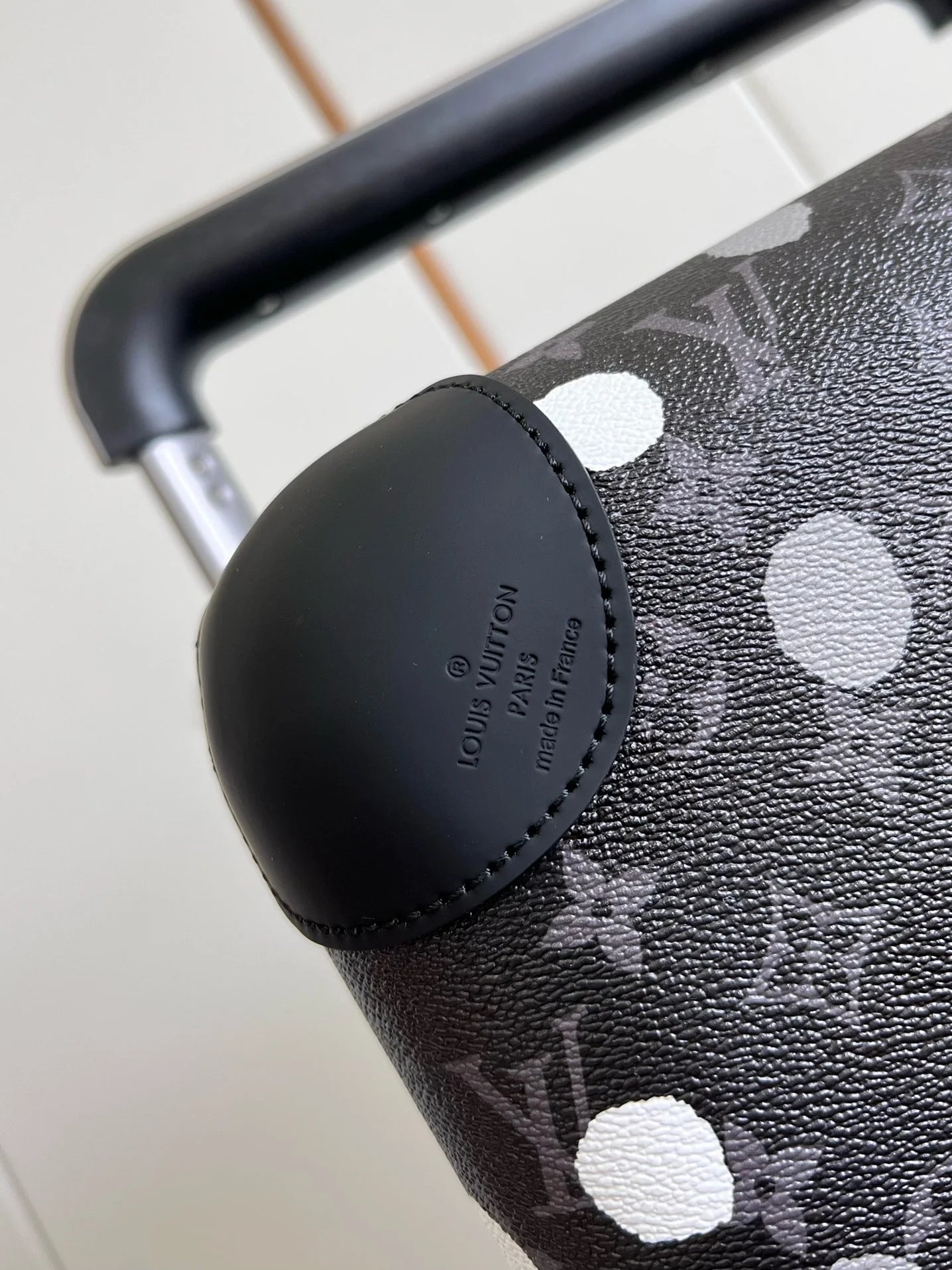 LV LUGGAGE