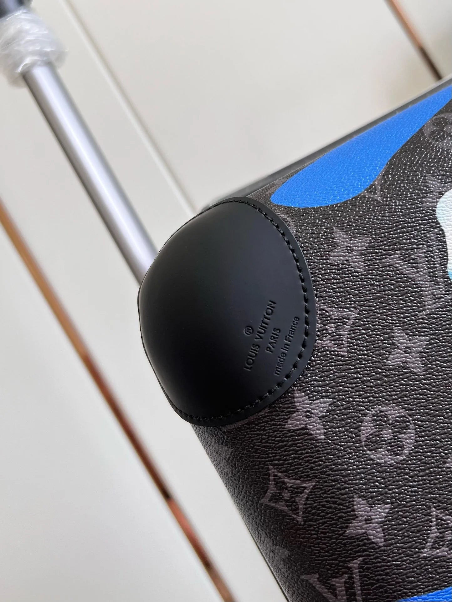 LV LUGGAGE