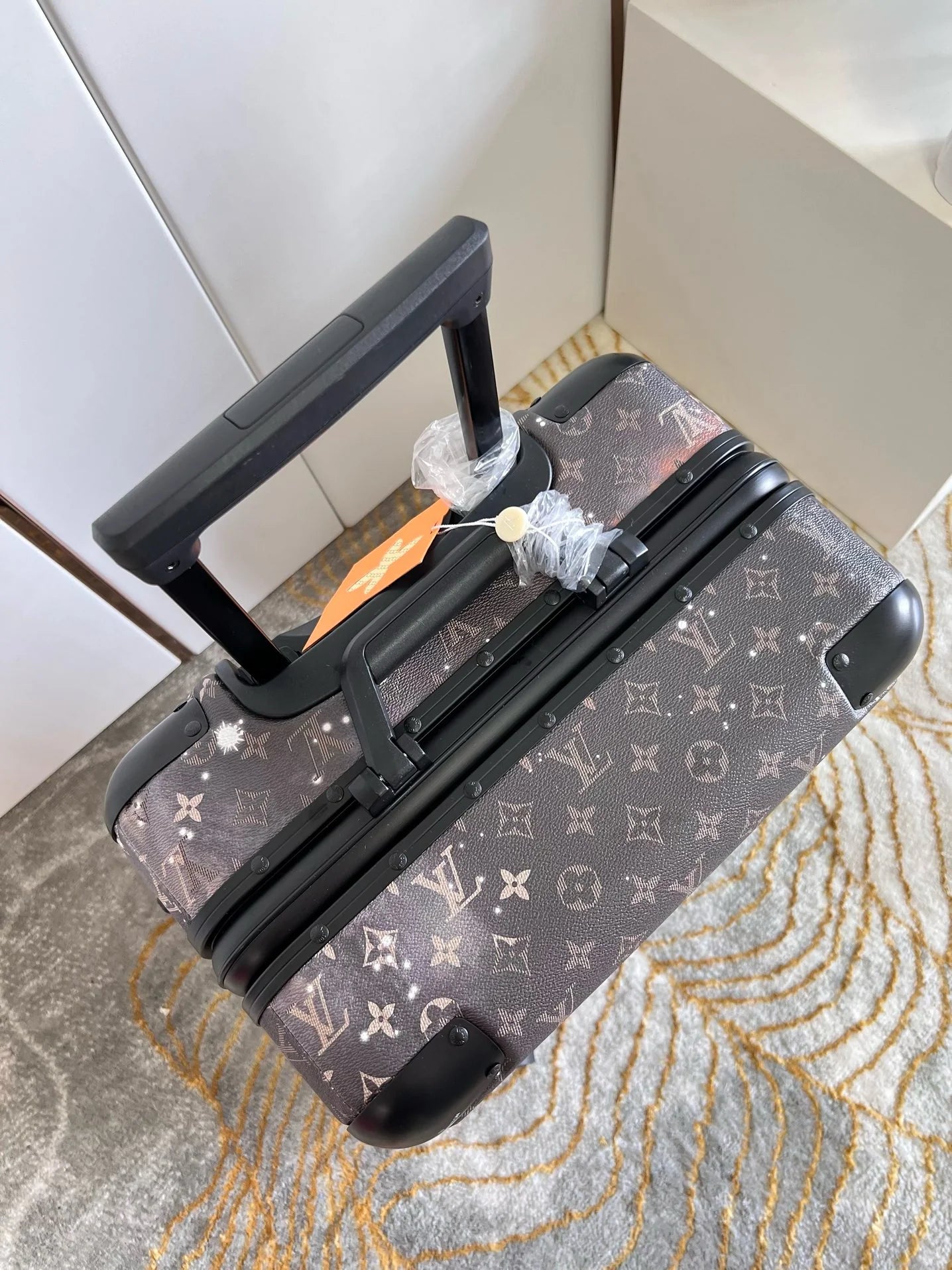 LV LUGGAGE