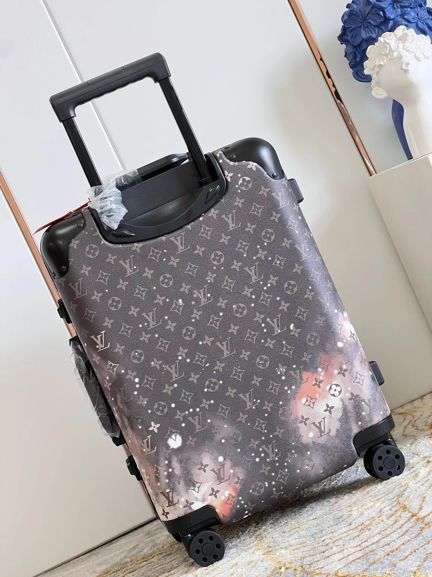 LV LUGGAGE