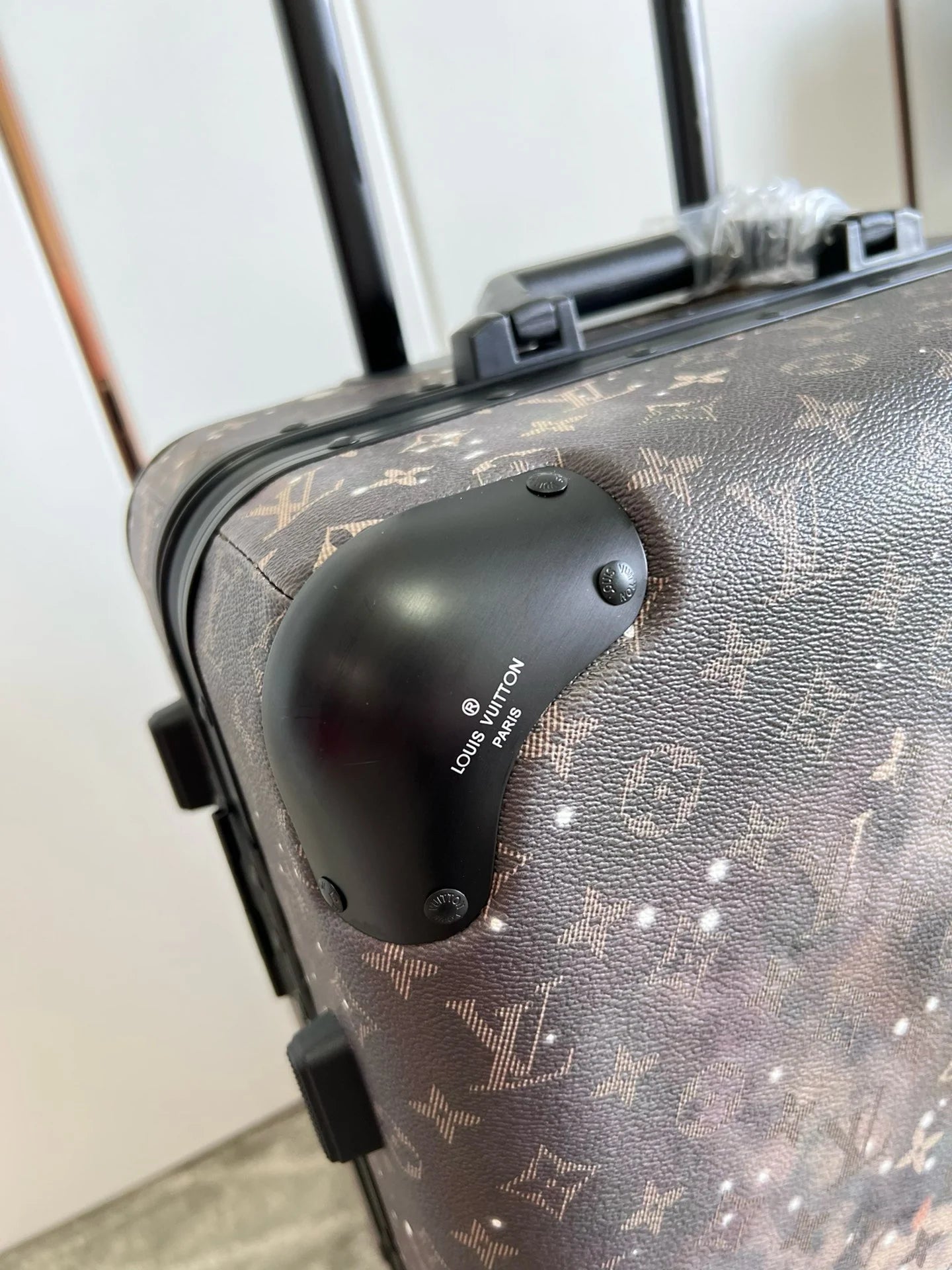 LV LUGGAGE