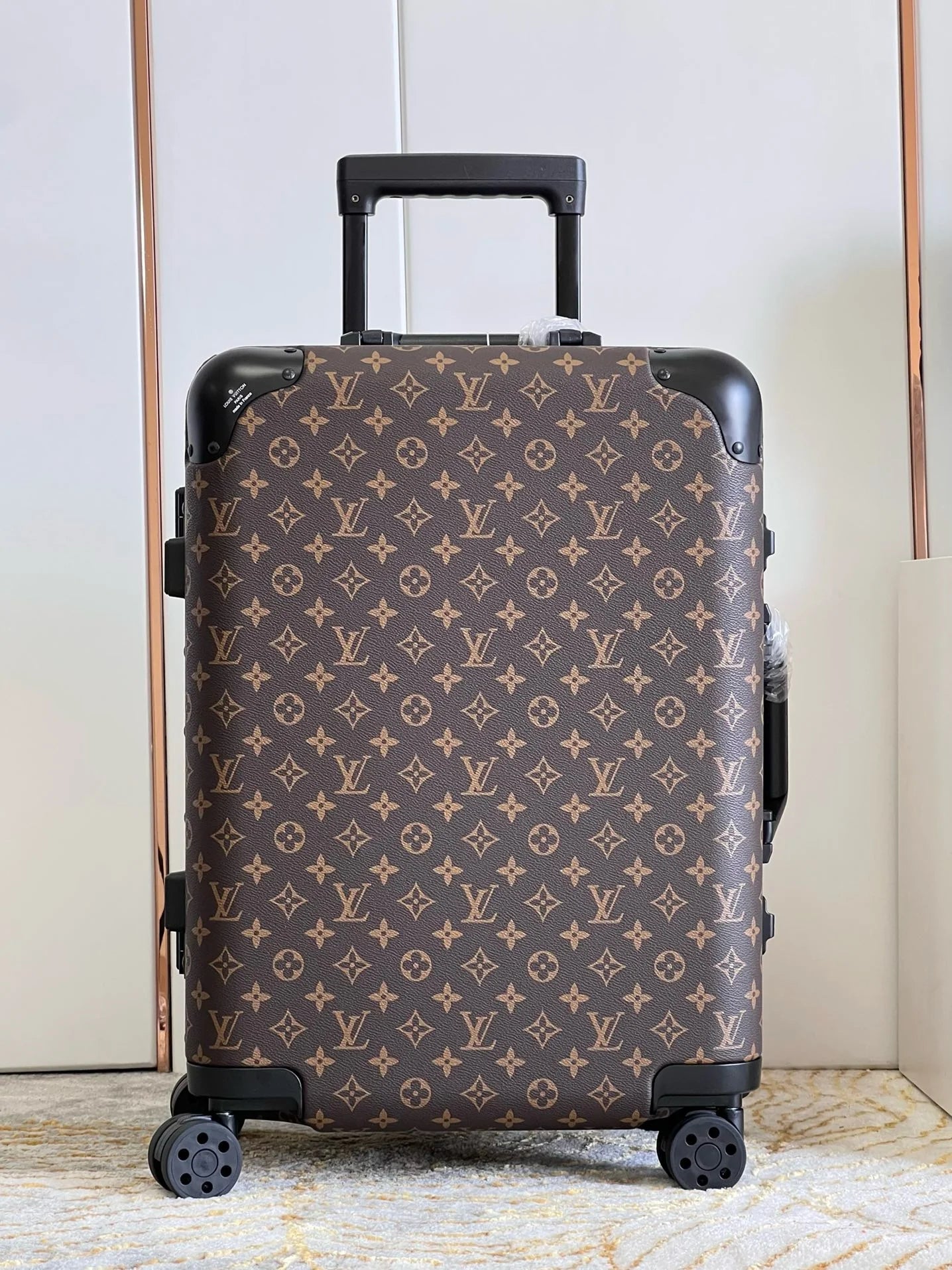 LV LUGGAGE