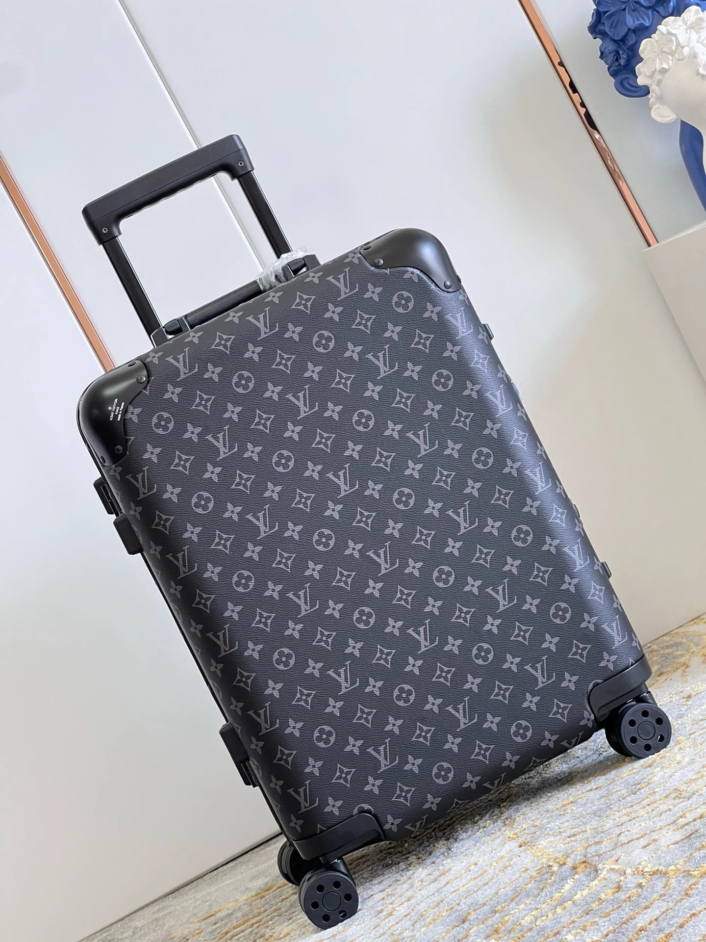 LV LUGGAGE