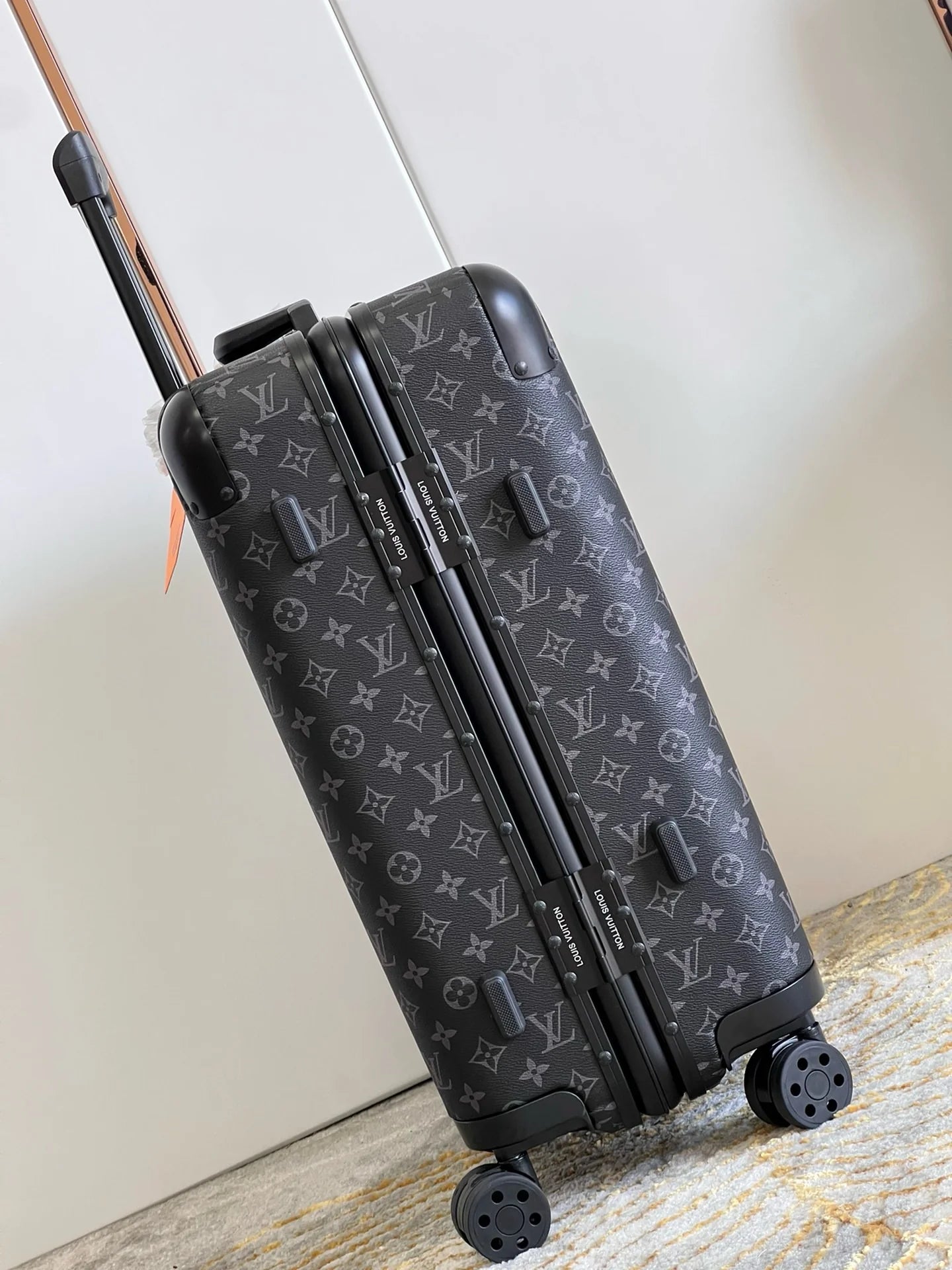 LV LUGGAGE