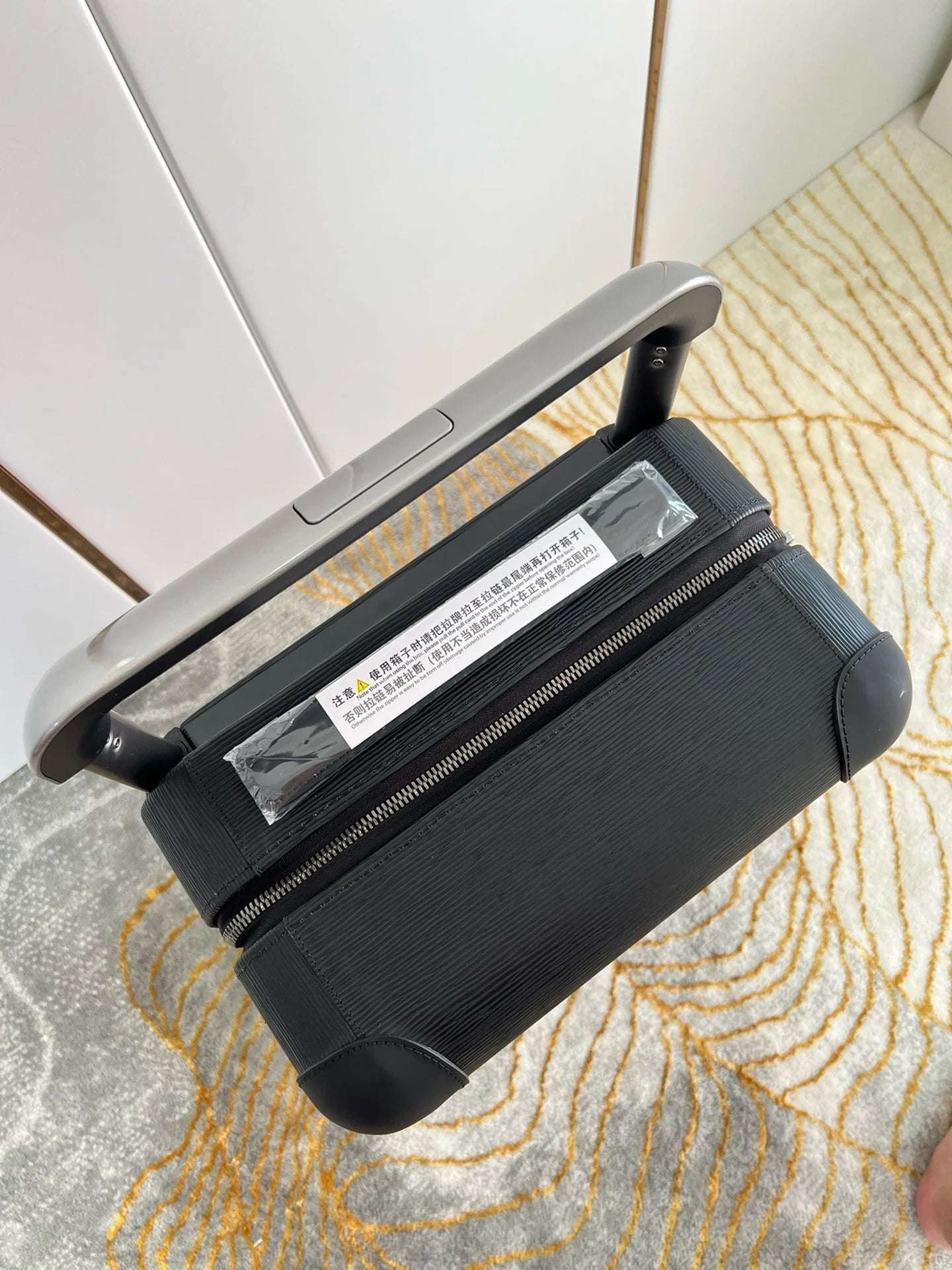 LV LUGGAGE