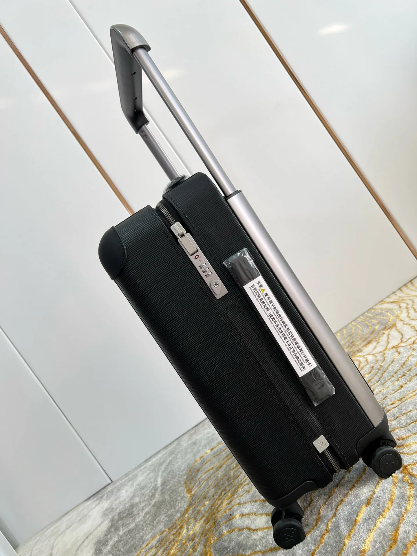 LV LUGGAGE