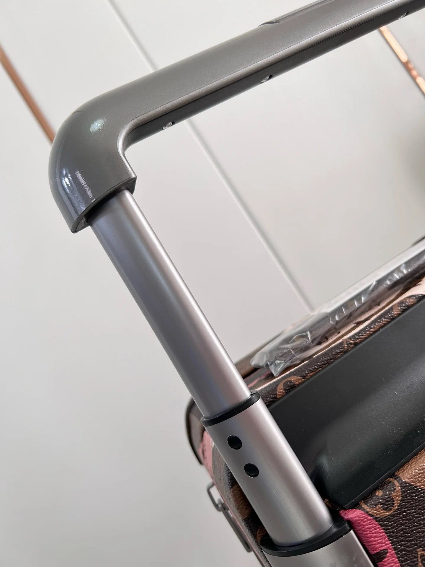 LV LUGGAGE