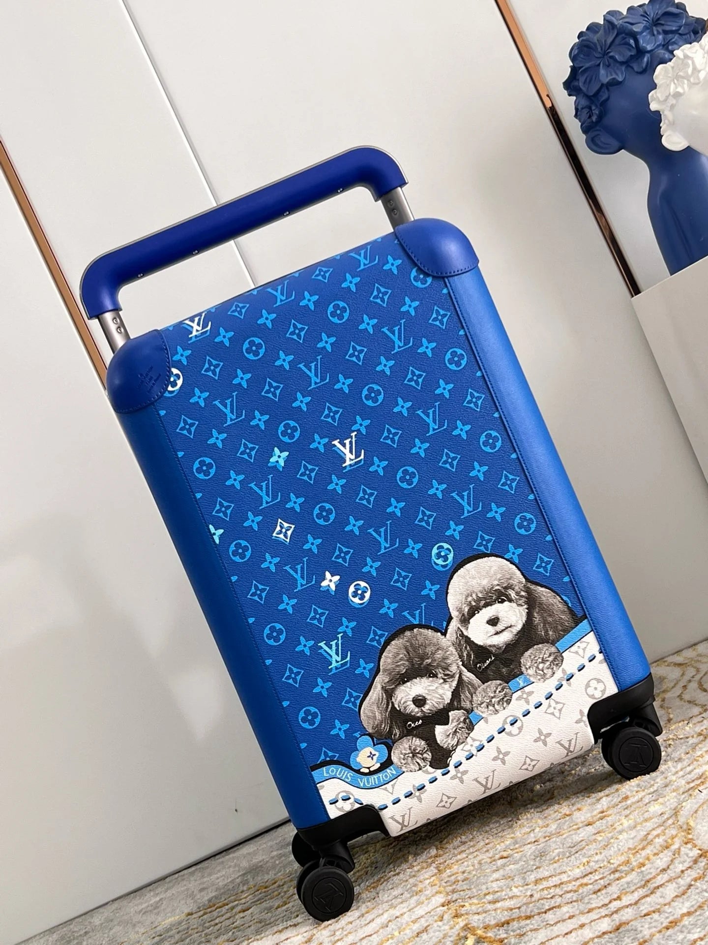 LV LUGGAGE
