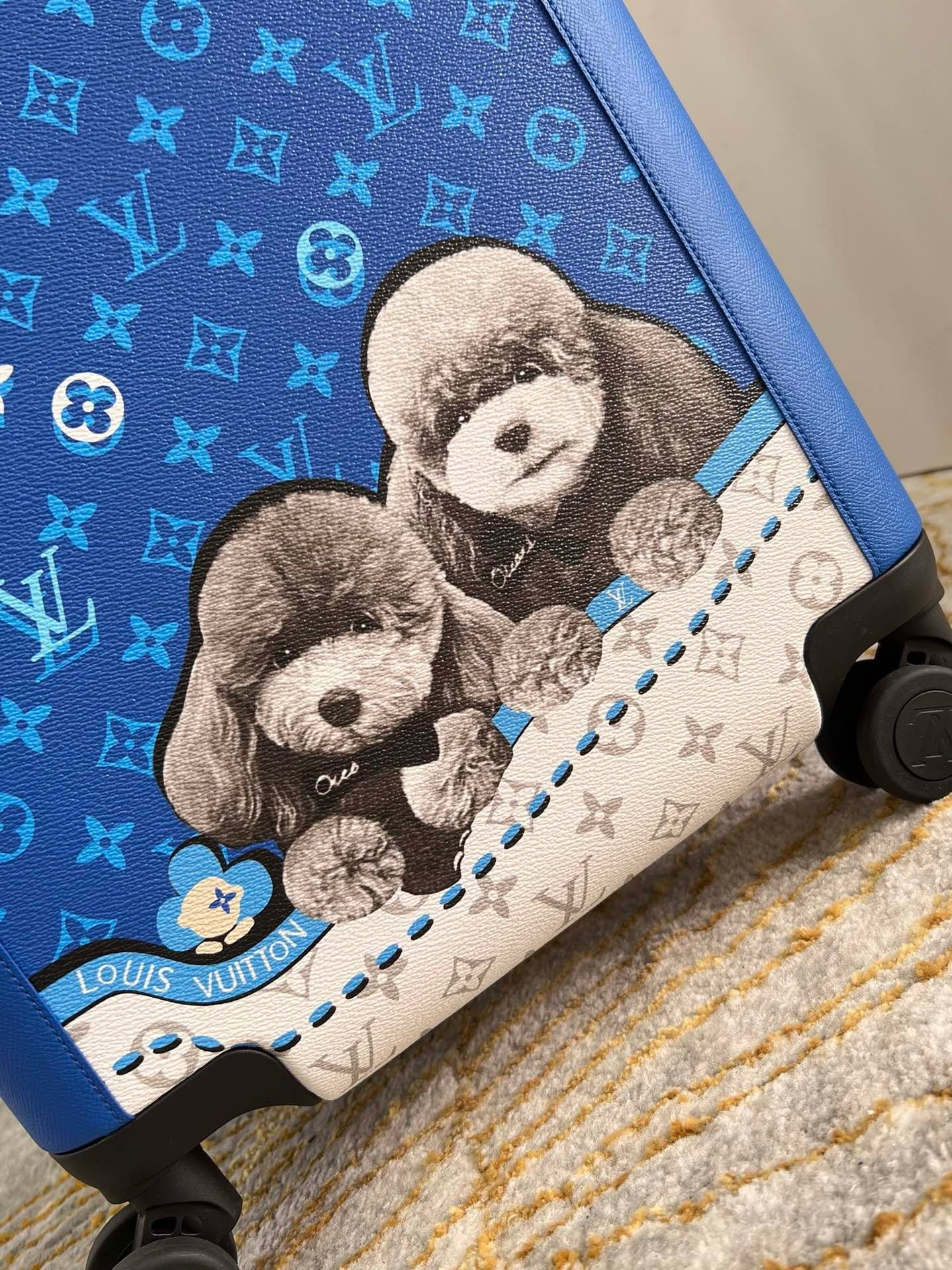 LV LUGGAGE