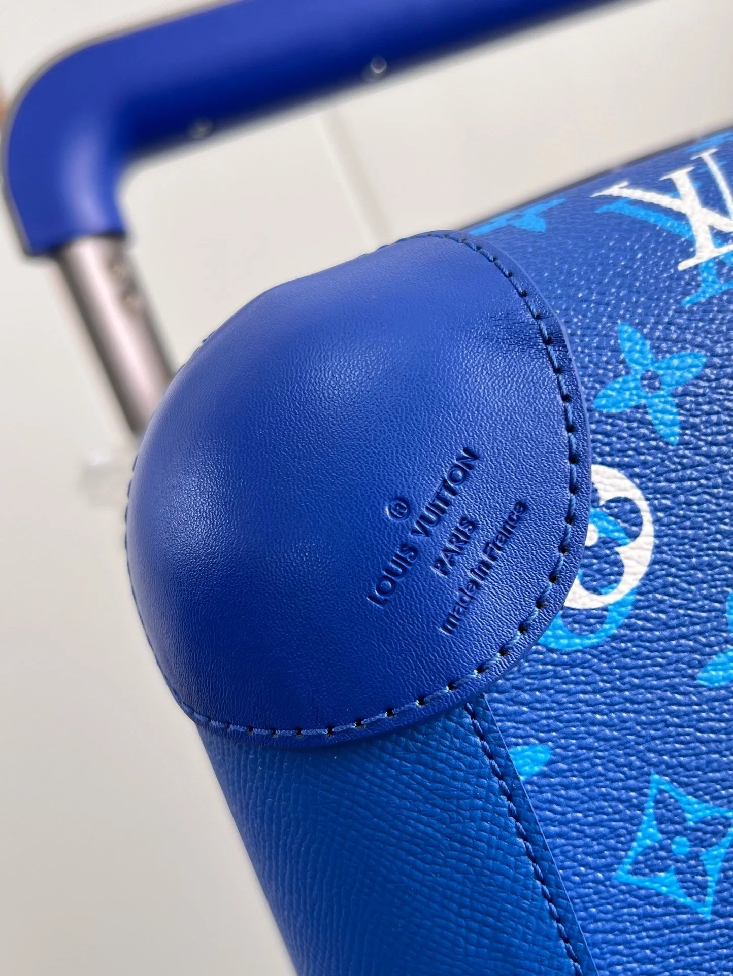 LV LUGGAGE
