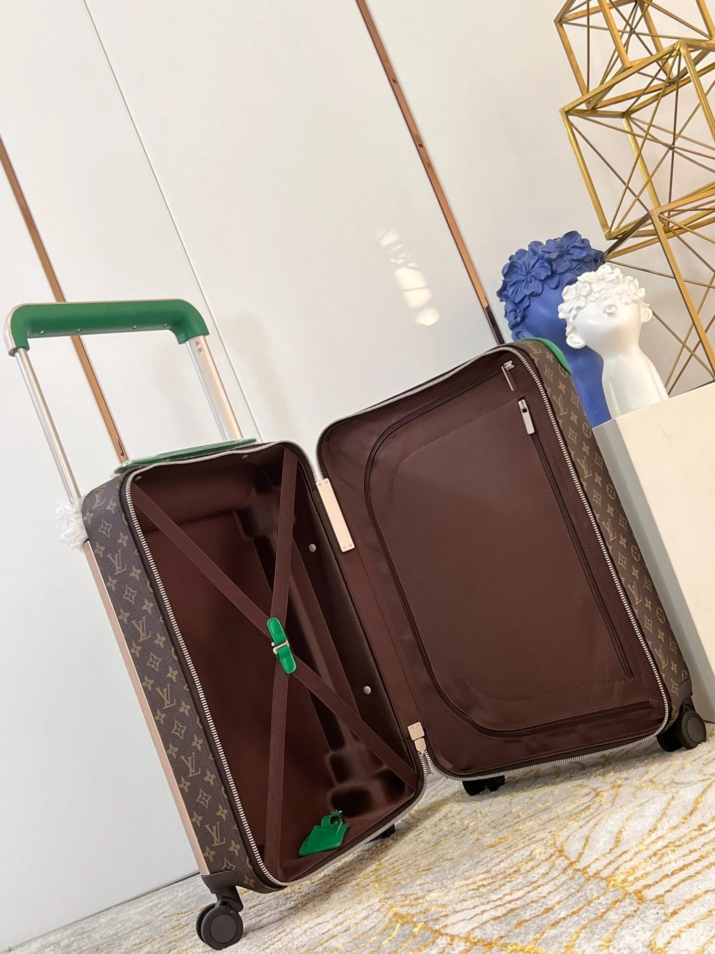LV LUGGAGE
