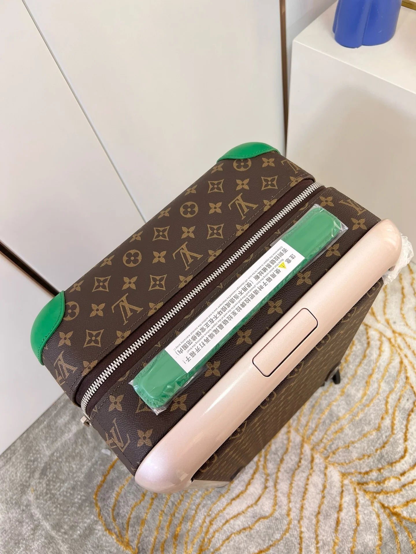 LV LUGGAGE