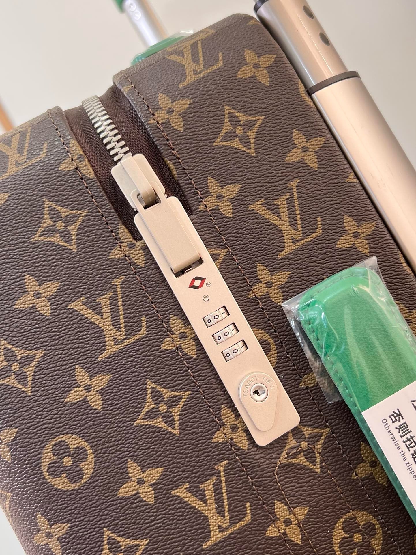 LV LUGGAGE