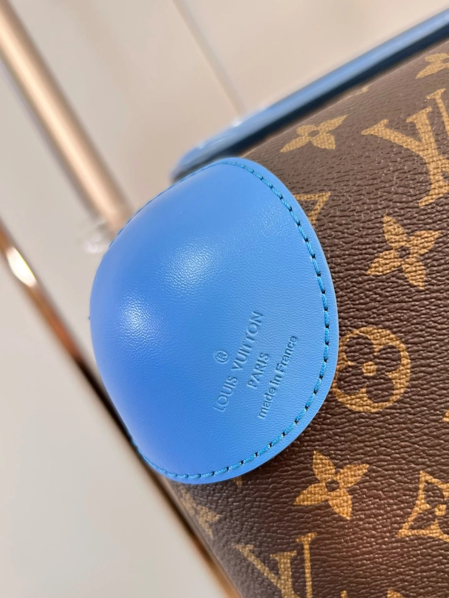 LV LUGGAGE