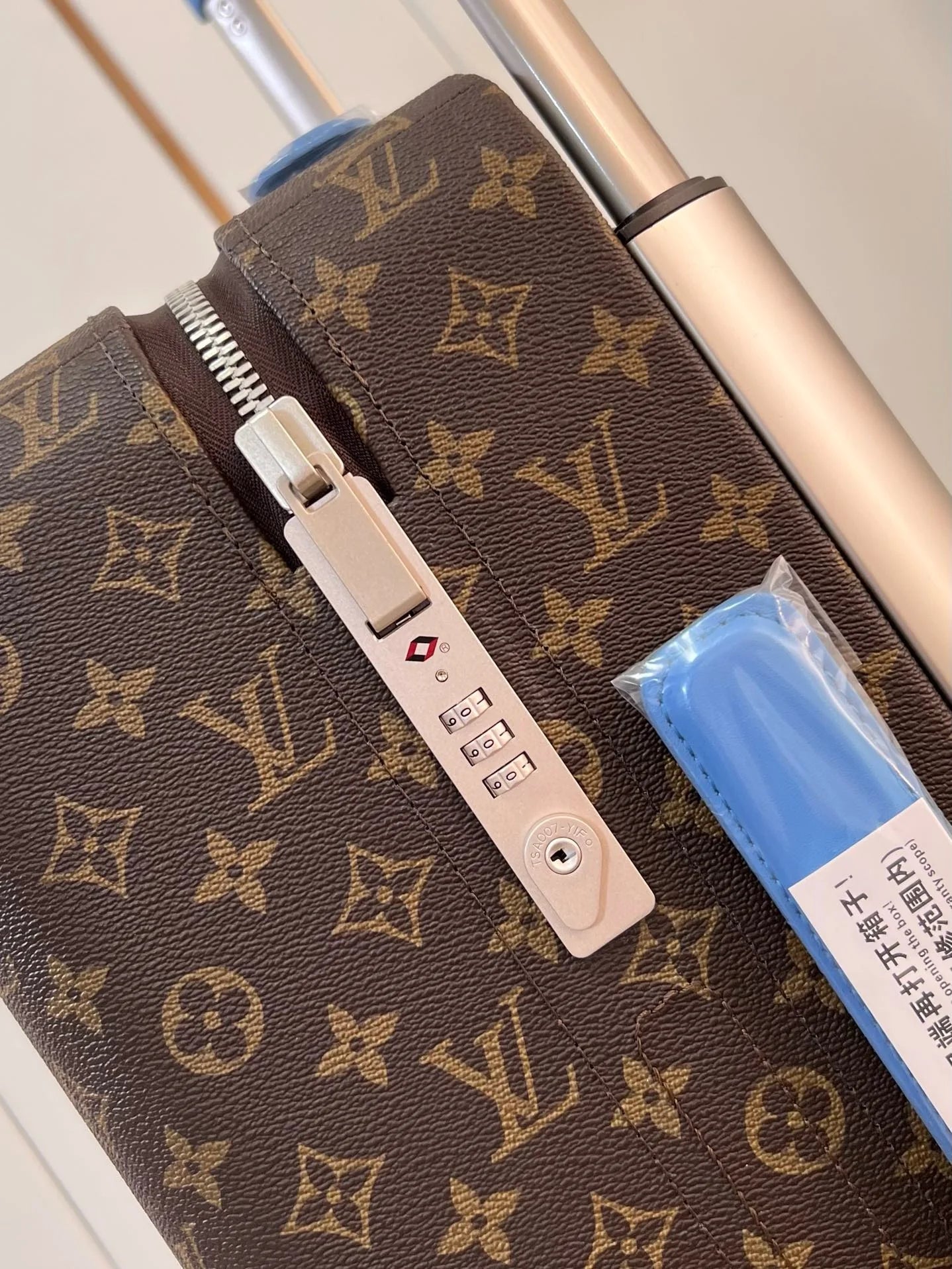 LV LUGGAGE
