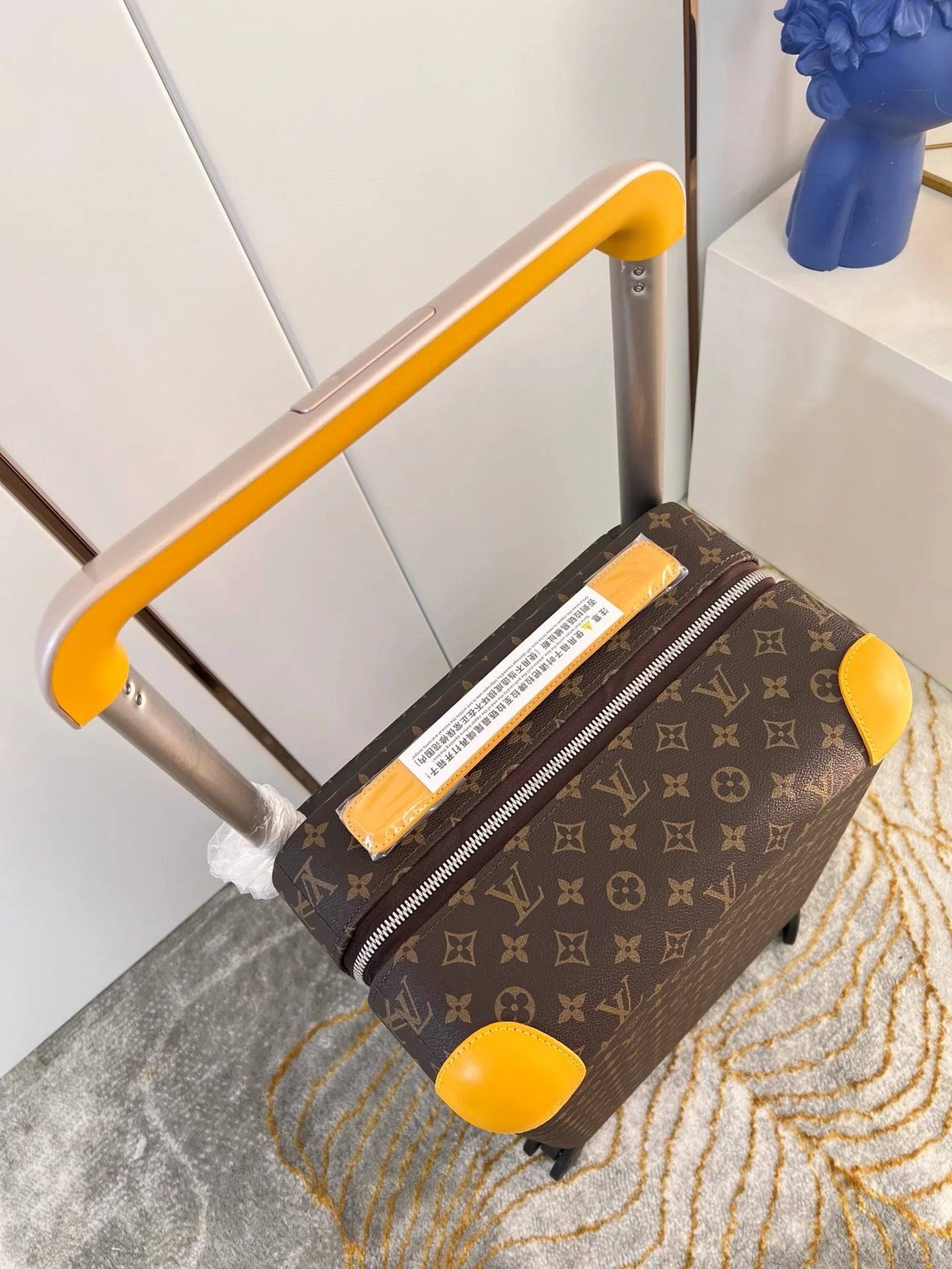 LV LUGGAGE