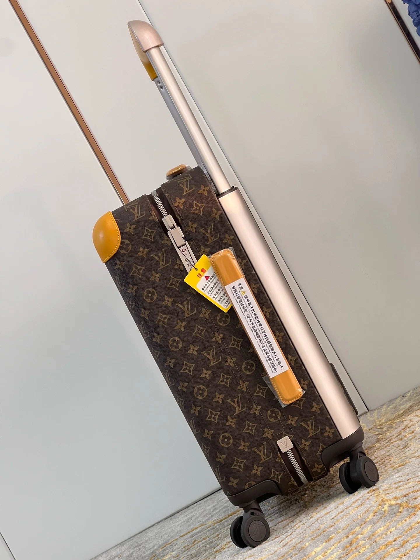 LV LUGGAGE