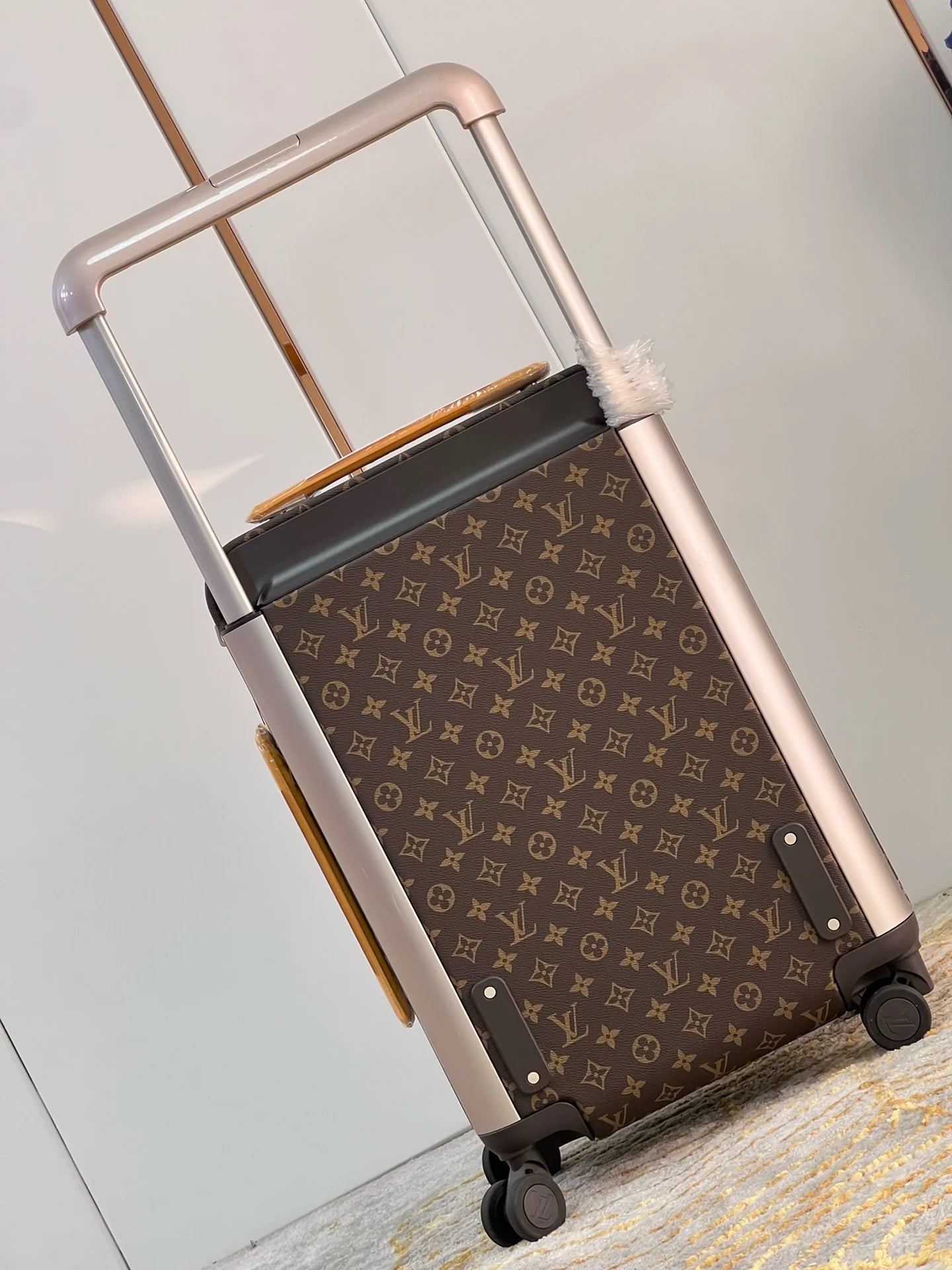 LV LUGGAGE