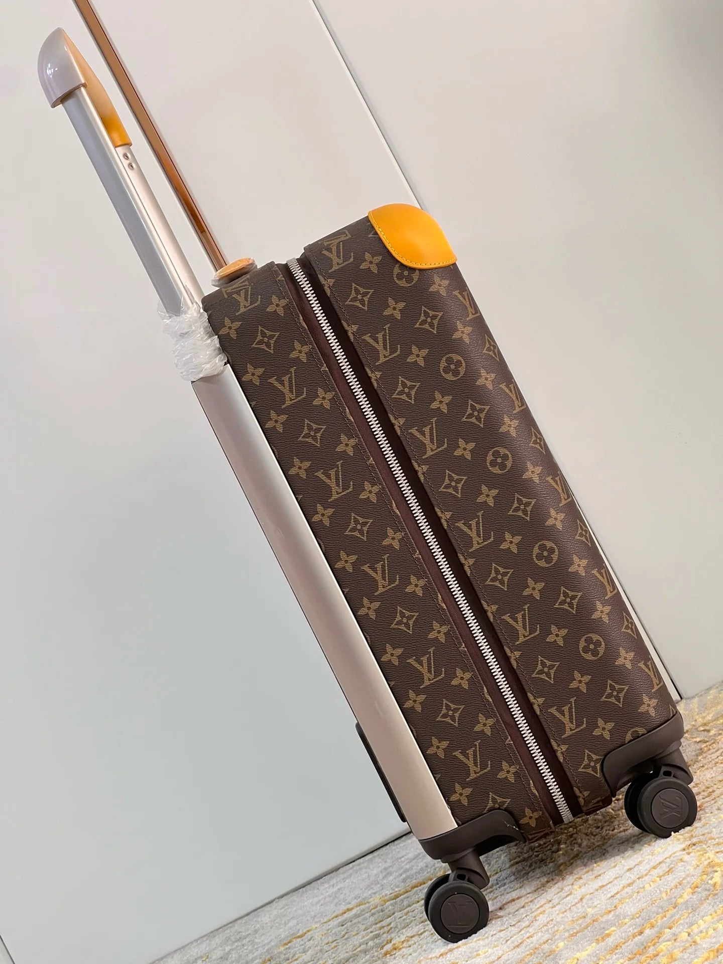 LV LUGGAGE