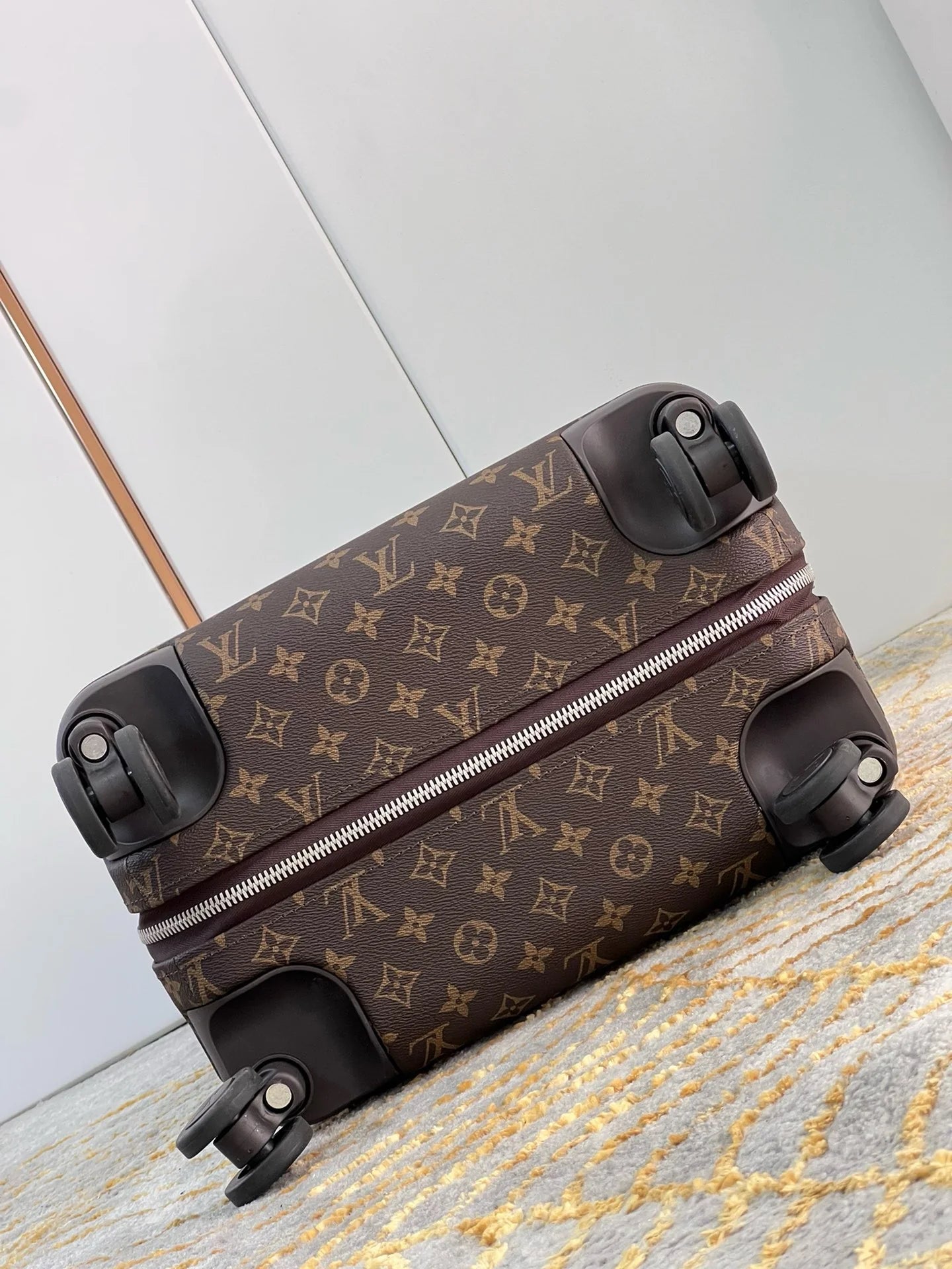 LV LUGGAGE
