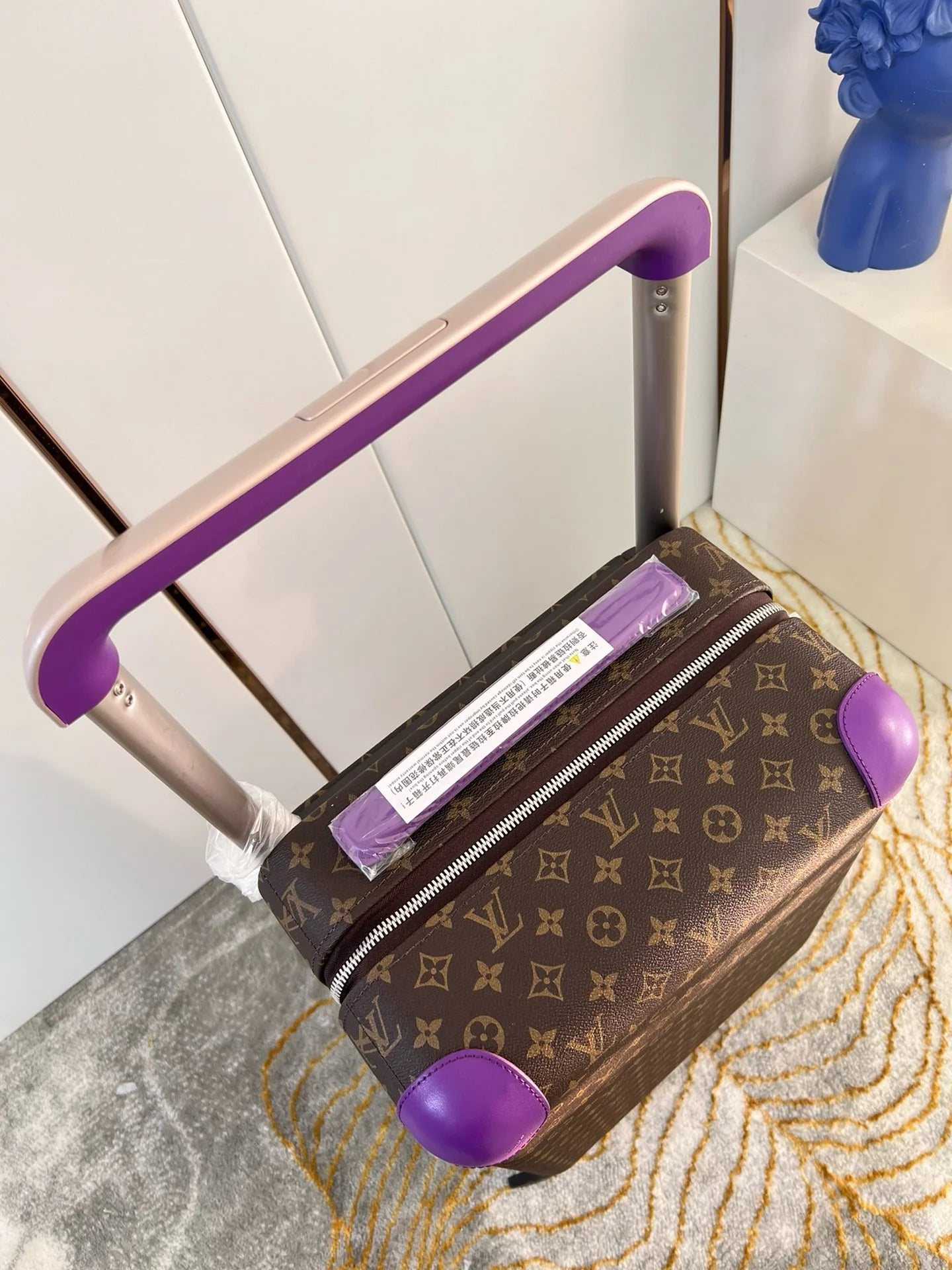 LV LUGGAGE