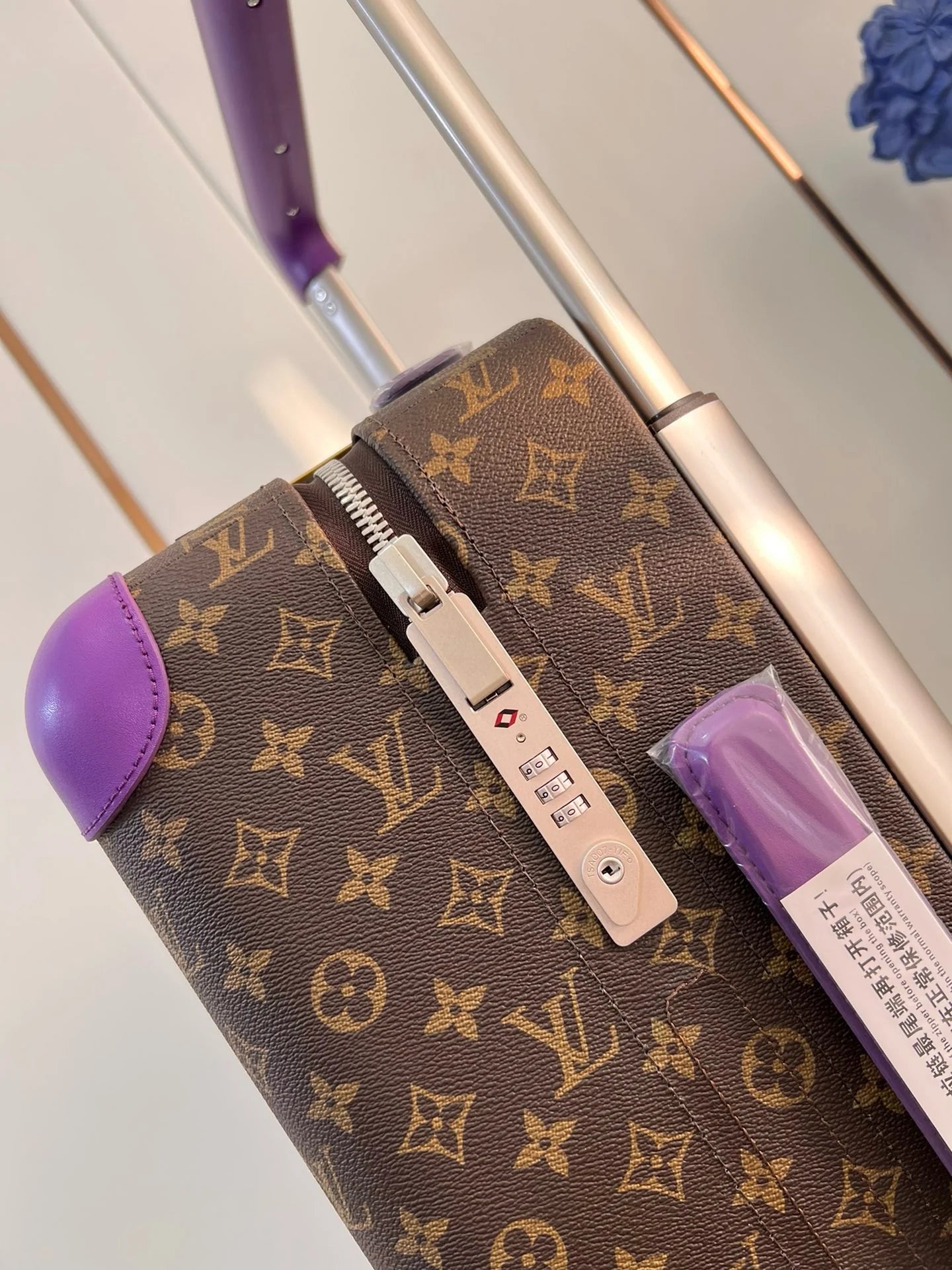 LV LUGGAGE