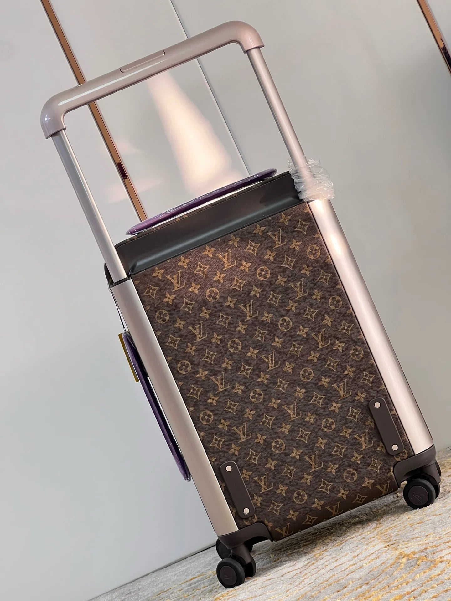 LV LUGGAGE