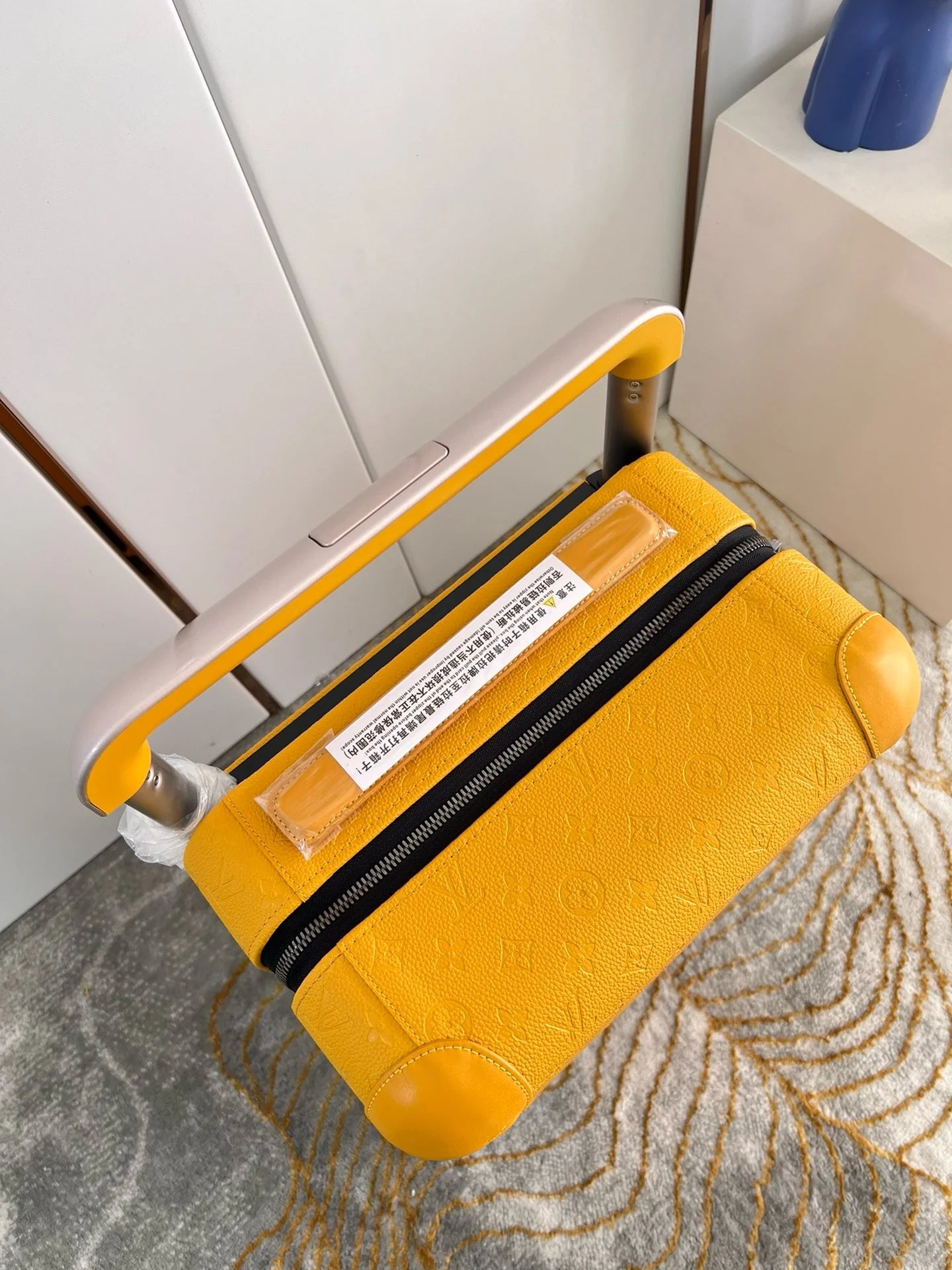 LV LUGGAGE