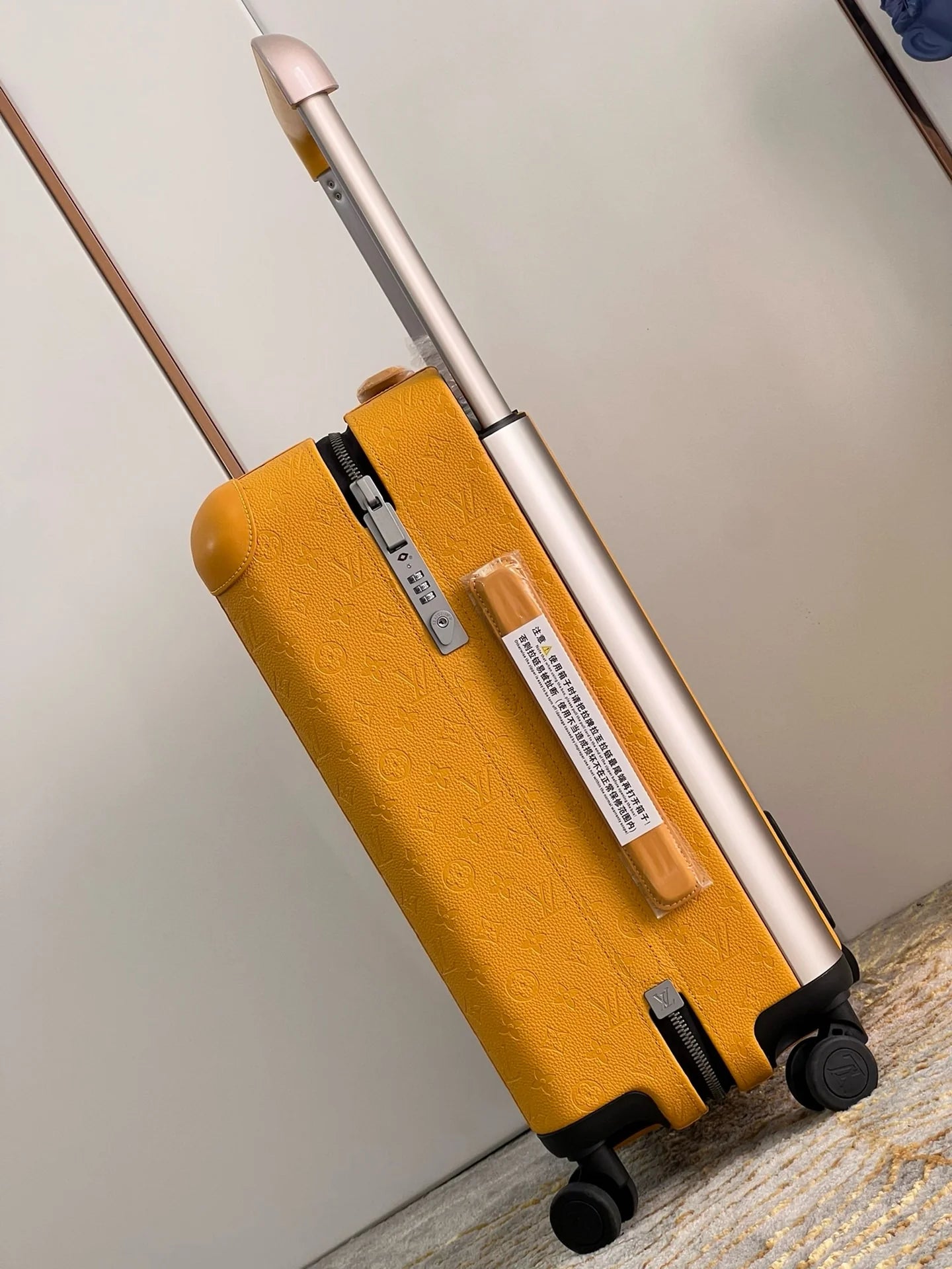 LV LUGGAGE