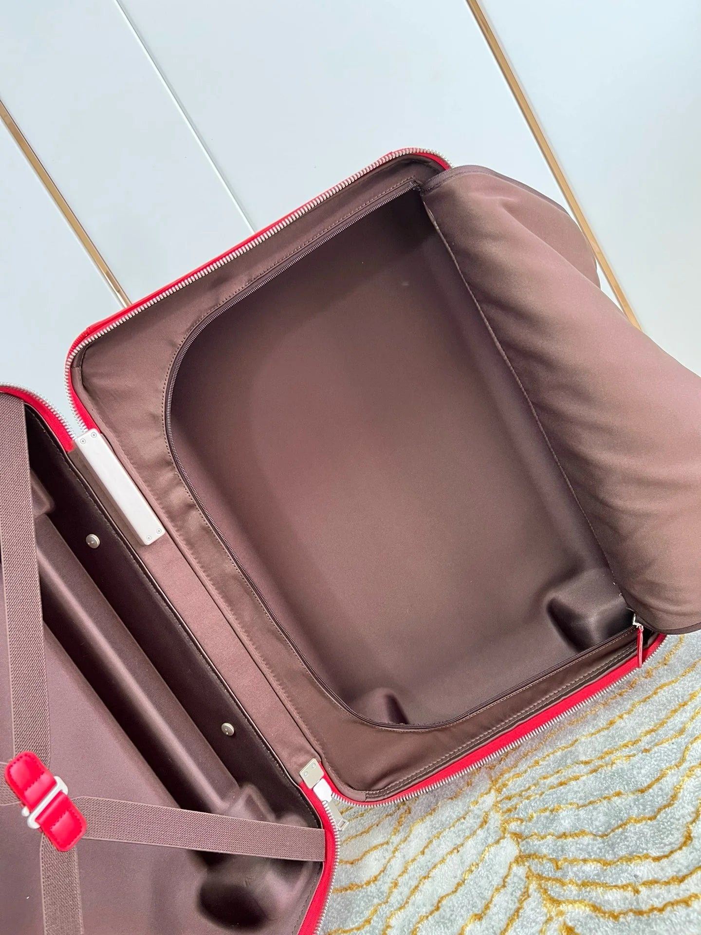 LV LUGGAGE