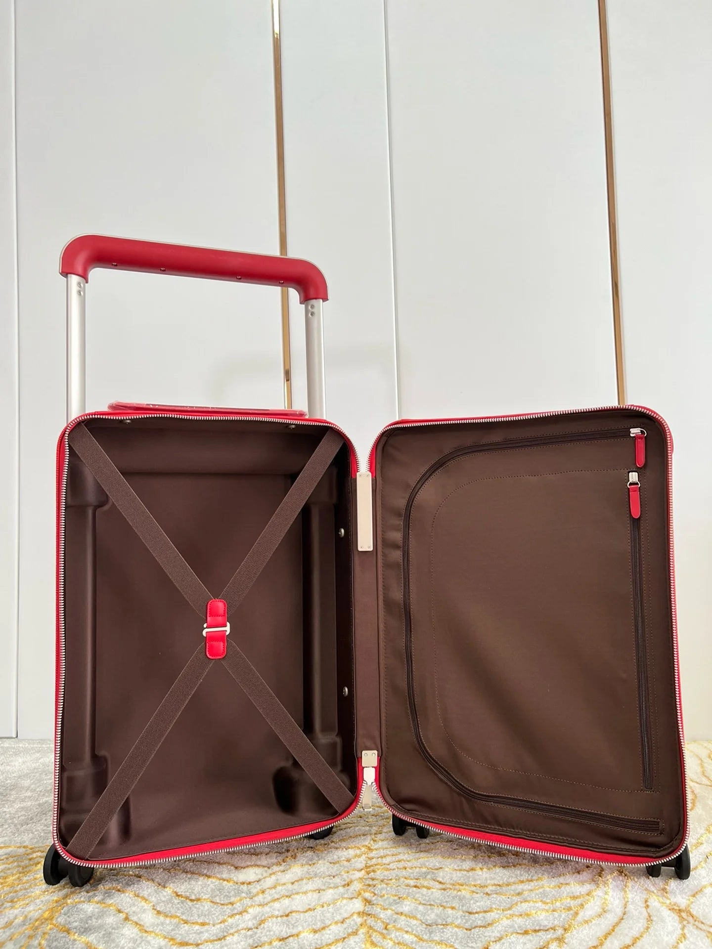 LV LUGGAGE