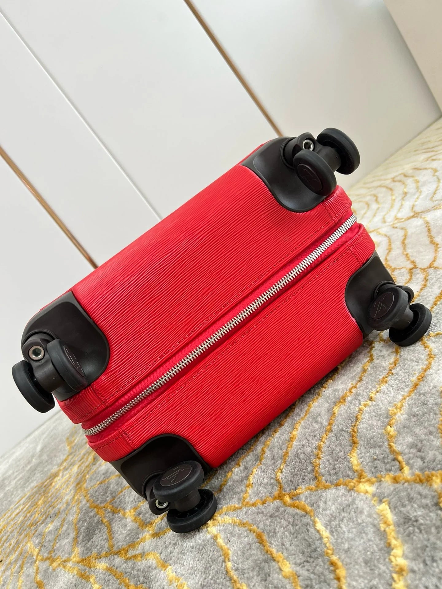 LV LUGGAGE