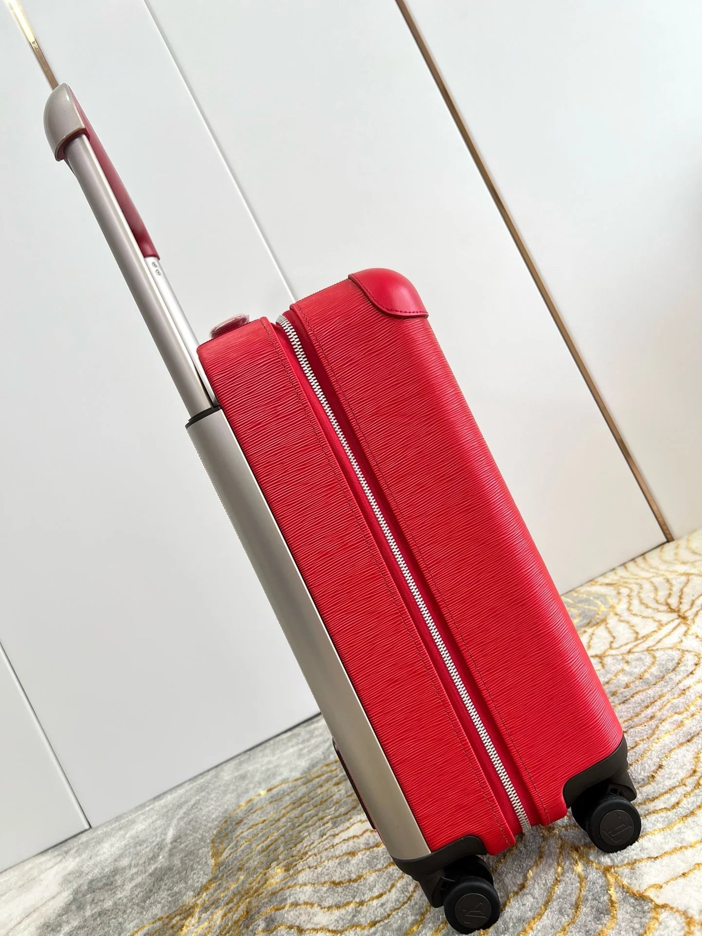 LV LUGGAGE