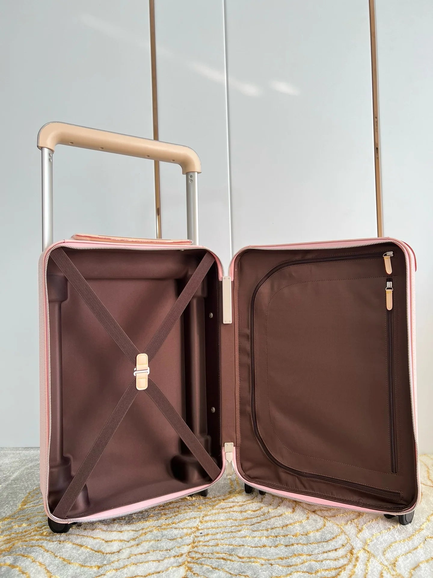 LV LUGGAGE