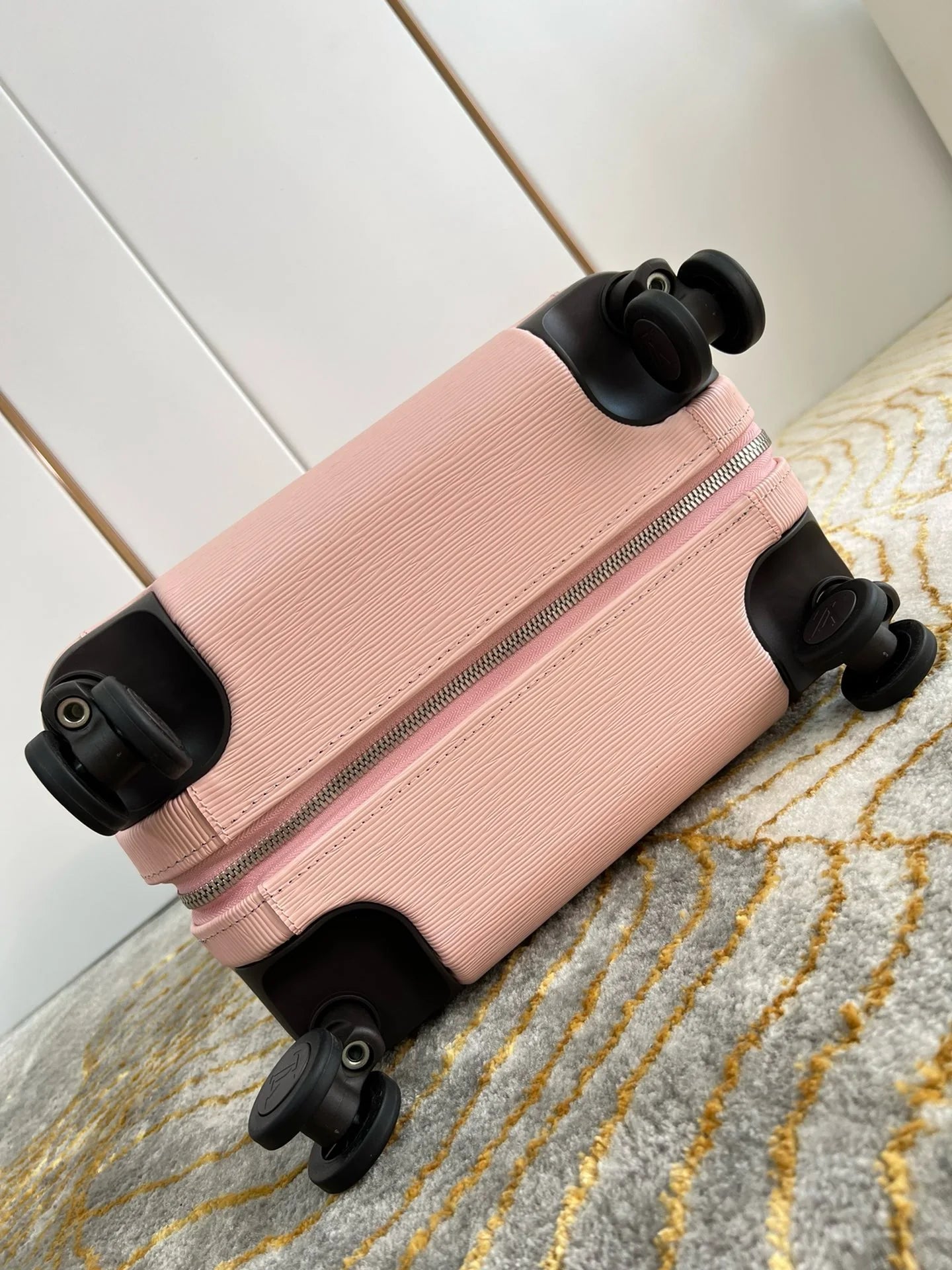 LV LUGGAGE