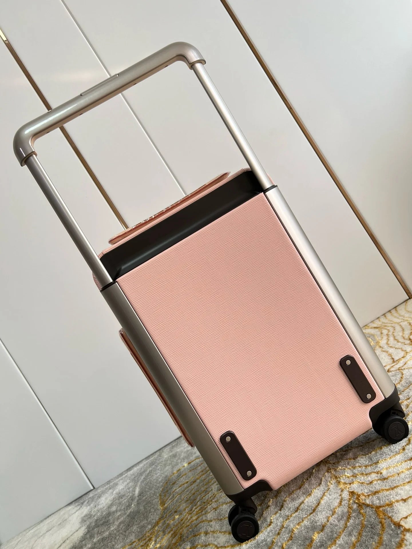 LV LUGGAGE