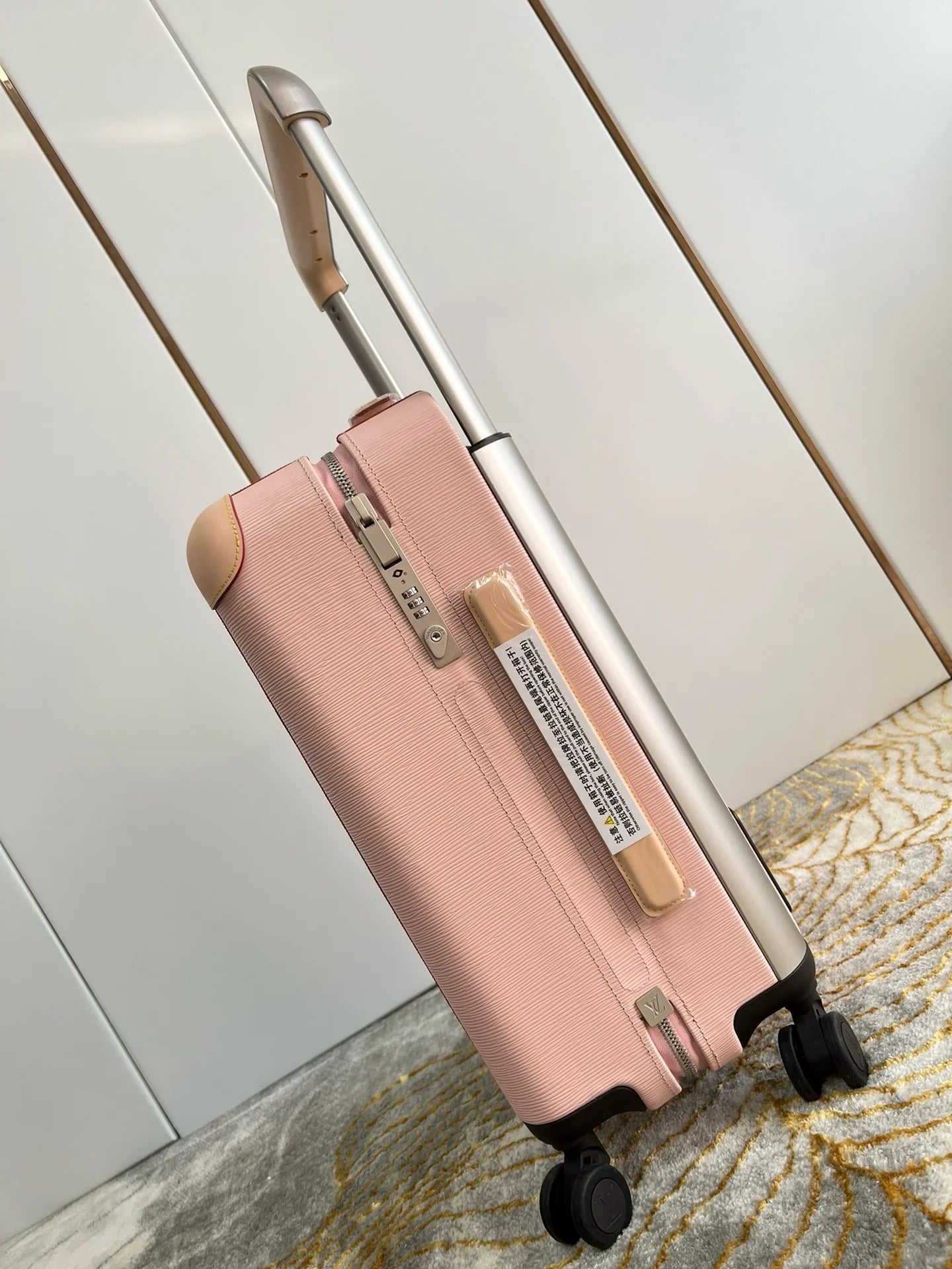 LV LUGGAGE