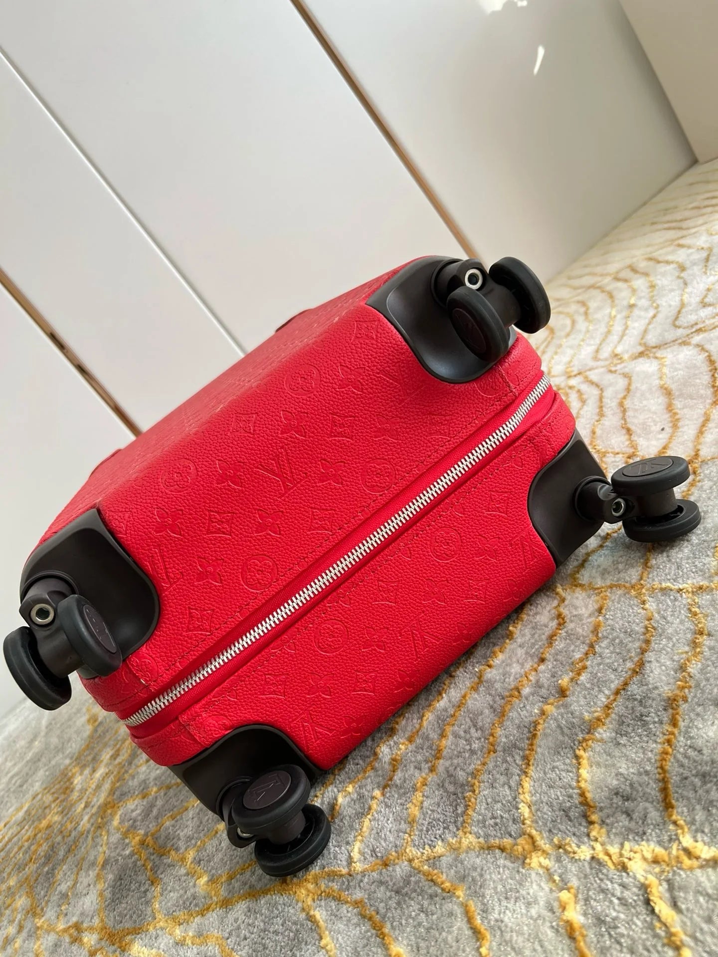 LV LUGGAGE